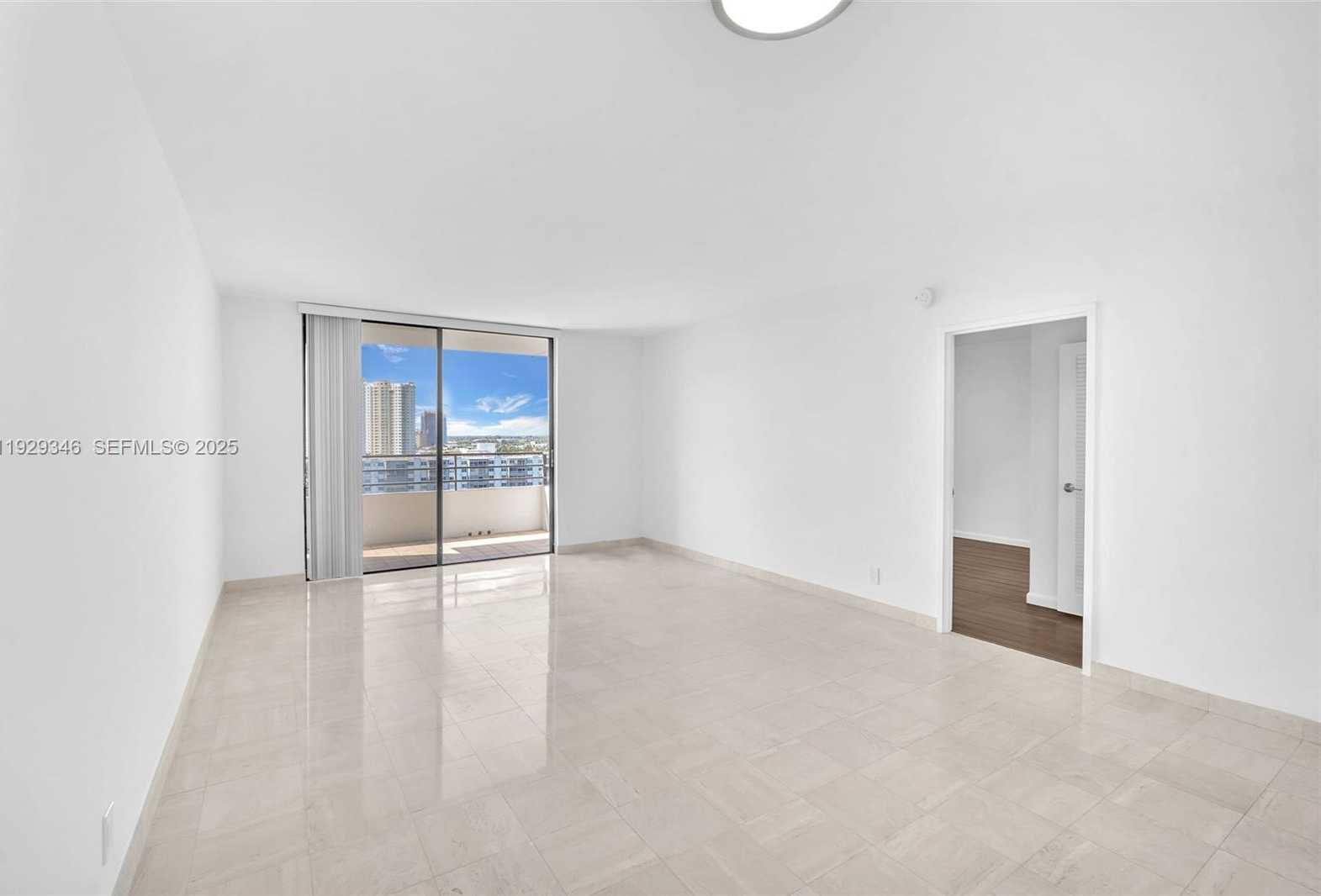 Imagen de Pequeño Objeto