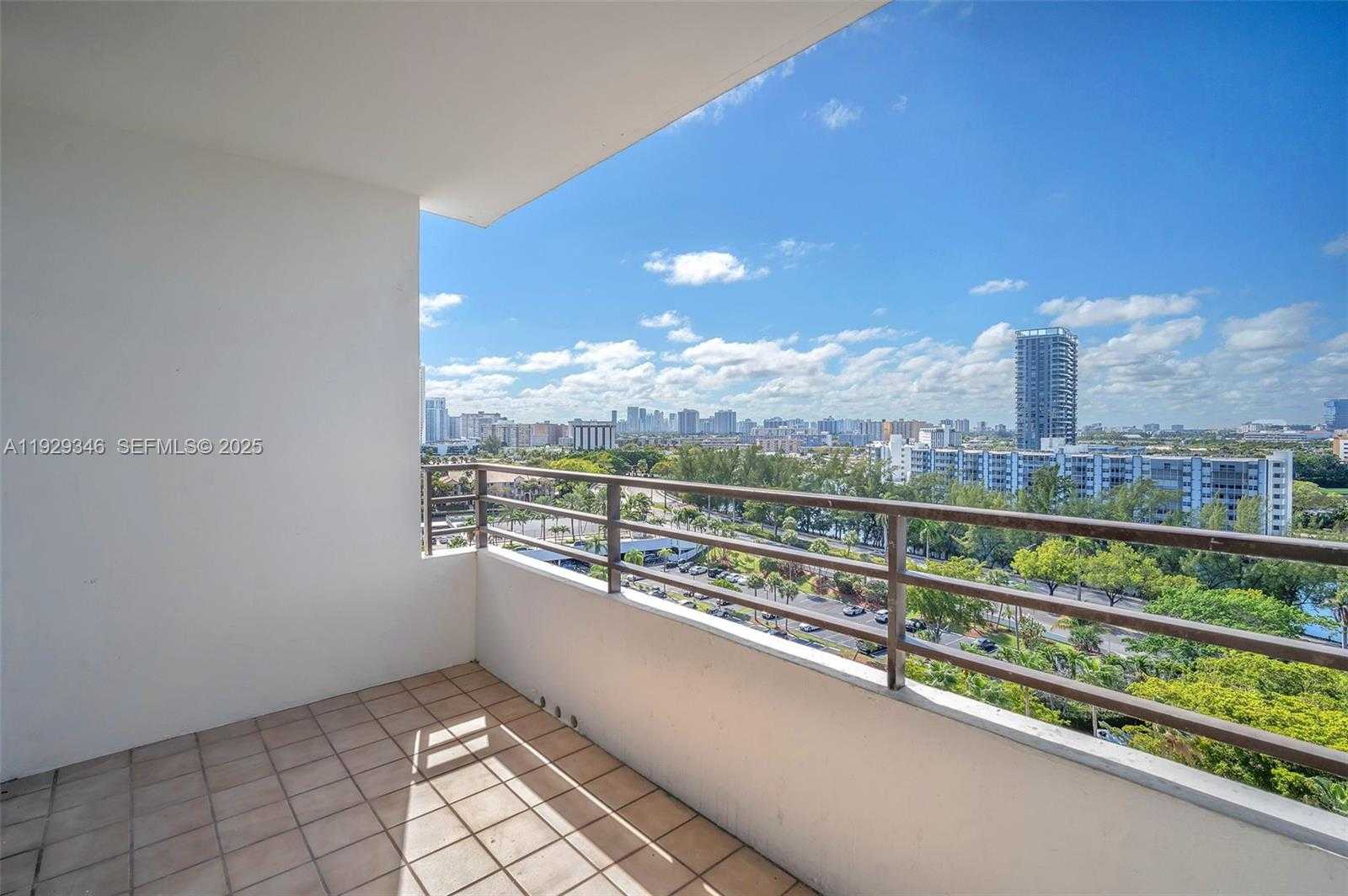 Imagen de Pequeño Objeto