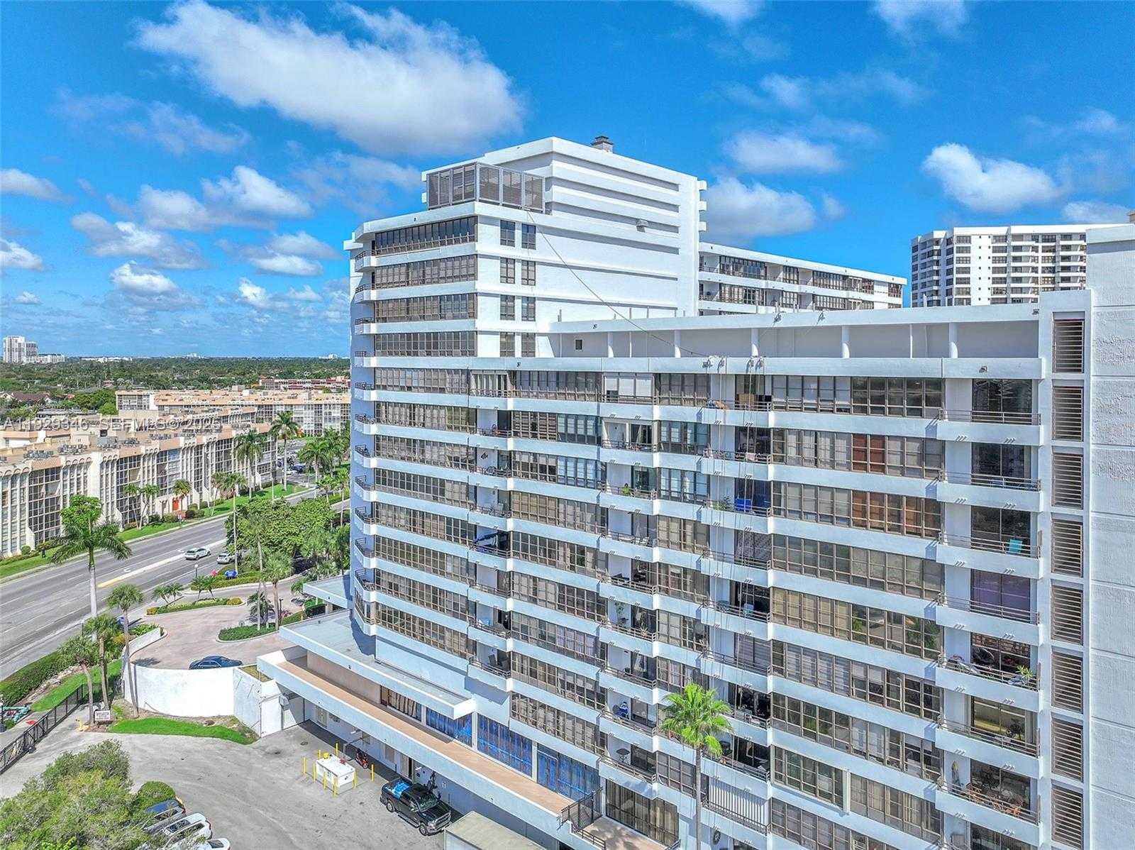 Imagen de Pequeño Objeto