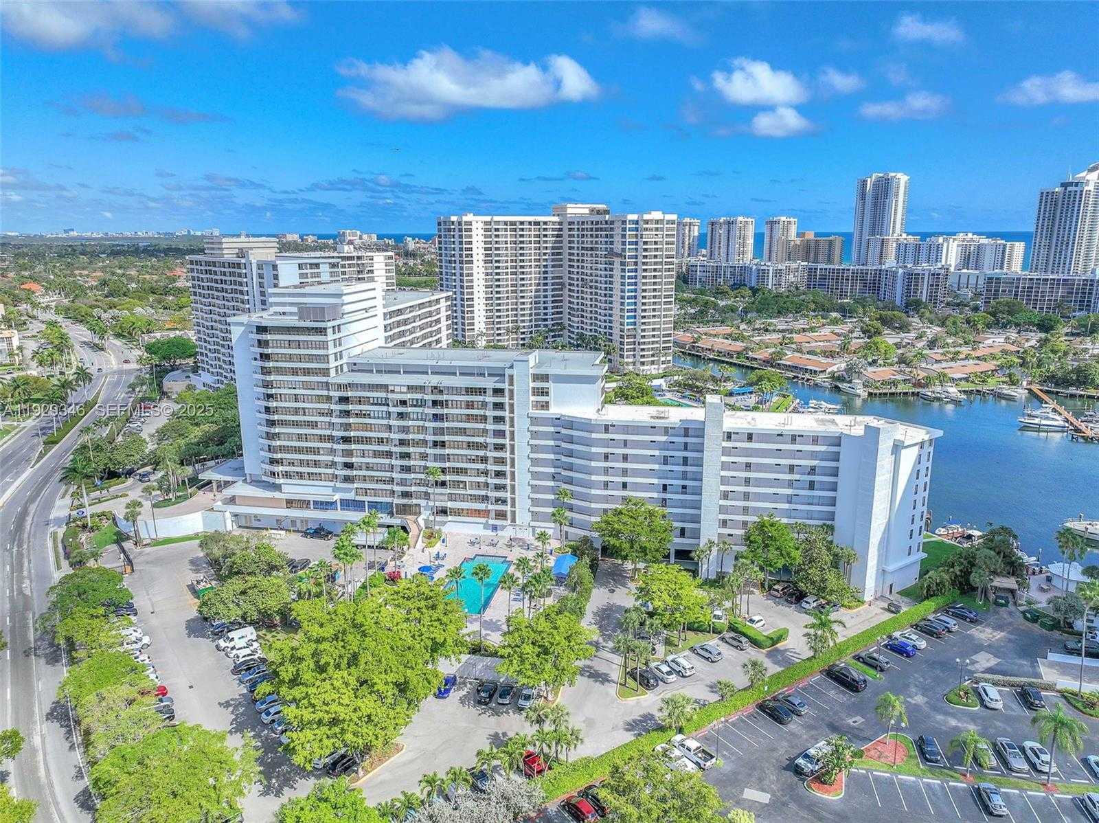 Imagen de Pequeño Objeto