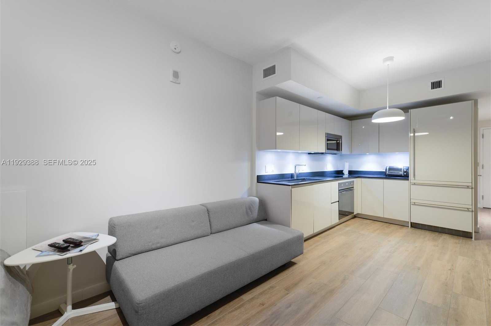 Small Image of 1010 BRICKELL AVE #3710, Miami Number 10