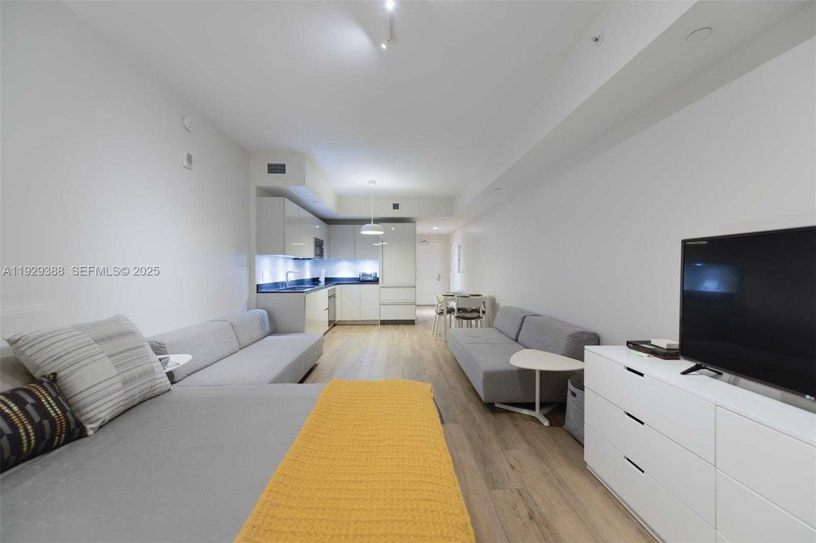 Small Image of 1010 BRICKELL AVE #3710, Miami Number 11