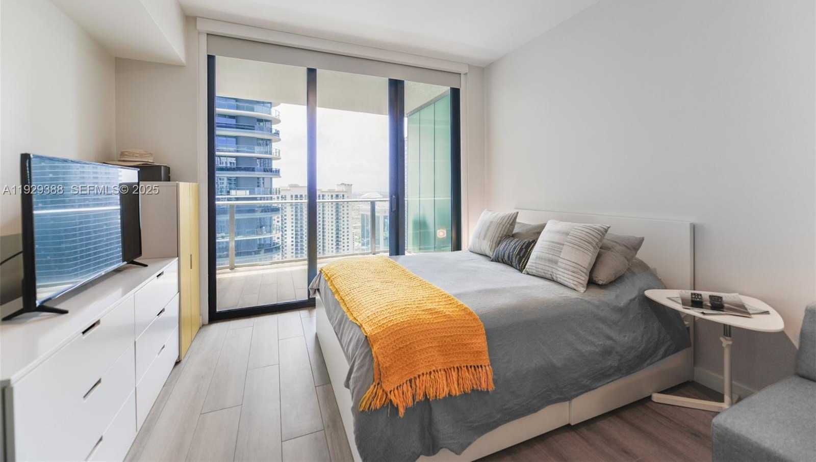 Small Image of 1010 BRICKELL AVE #3710, Miami Number 2