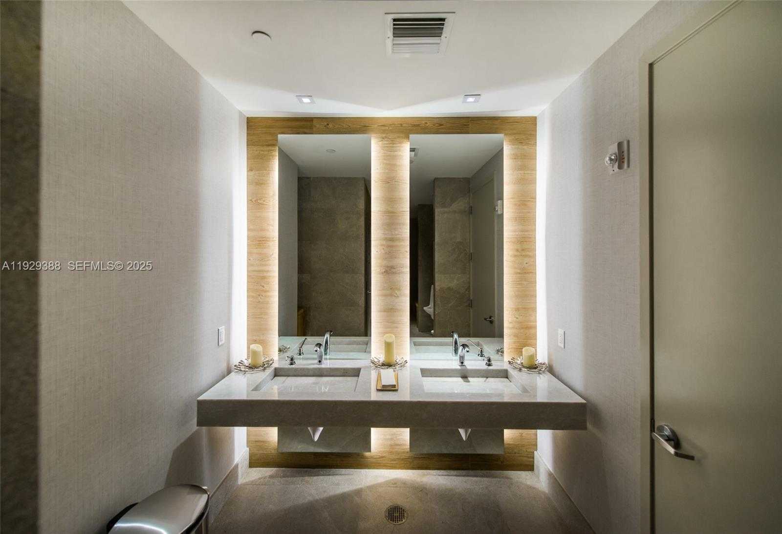 Small Image of 1010 BRICKELL AVE #3710, Miami Number 32