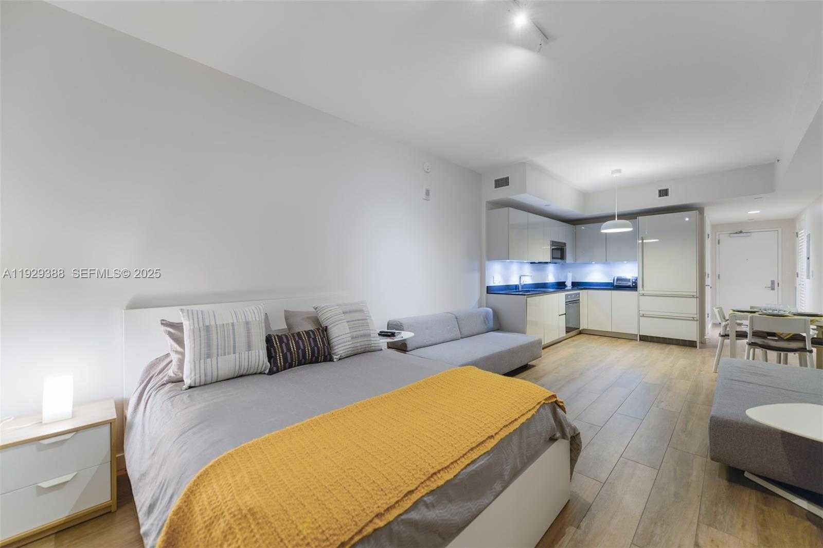 Small Image of 1010 BRICKELL AVE #3710, Miami Number 9