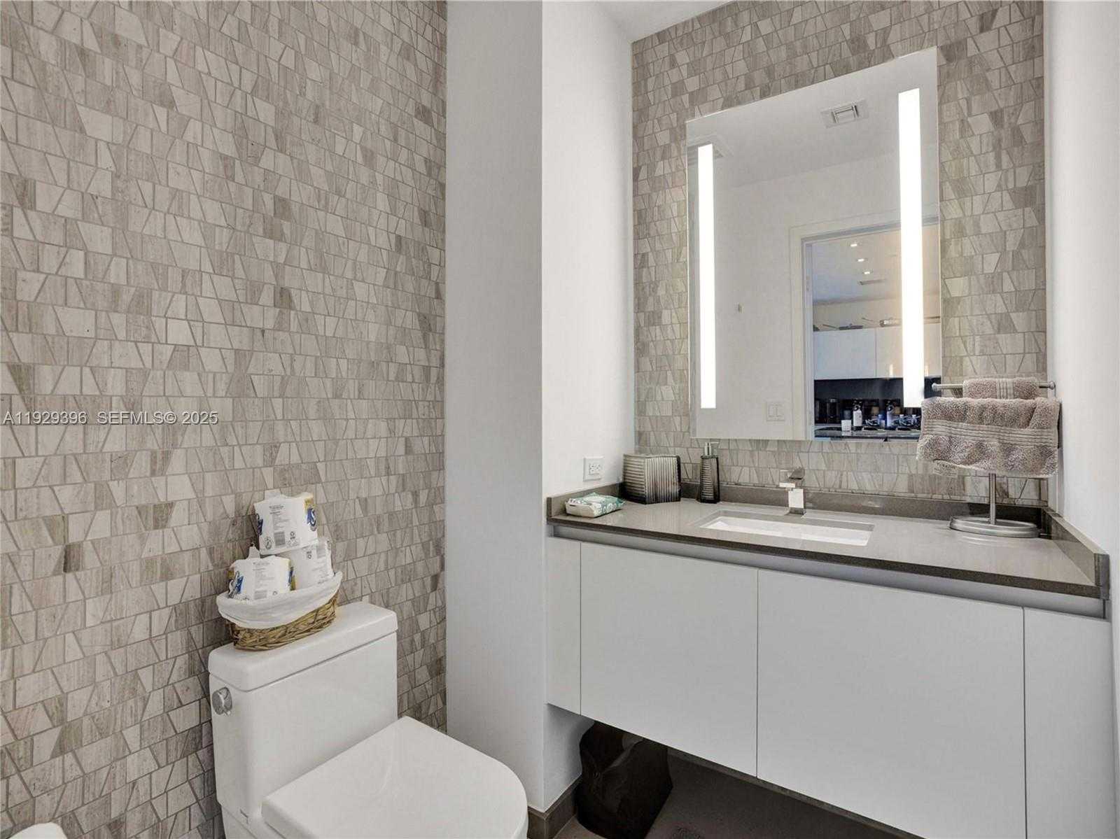 Small Image of 88 SOUTH WEST 7TH ST #907, Miami Number 16