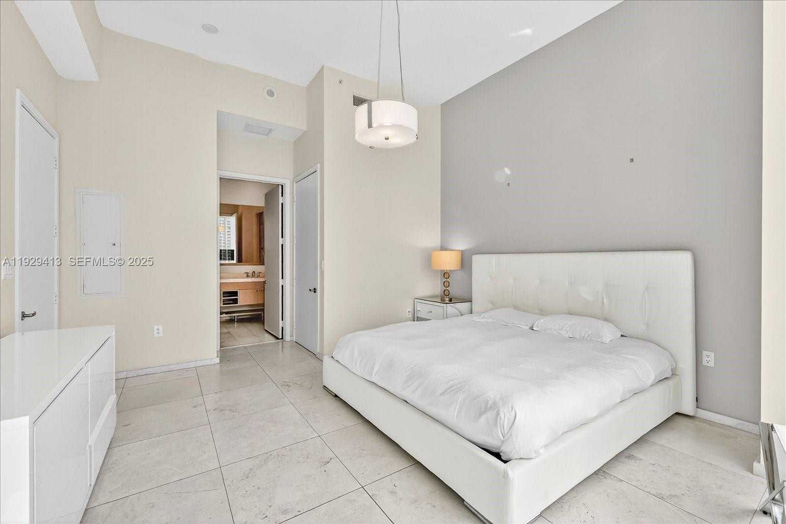 Small Image of 900 BRICKELL KEY BLVD #2605, Miami Number 13