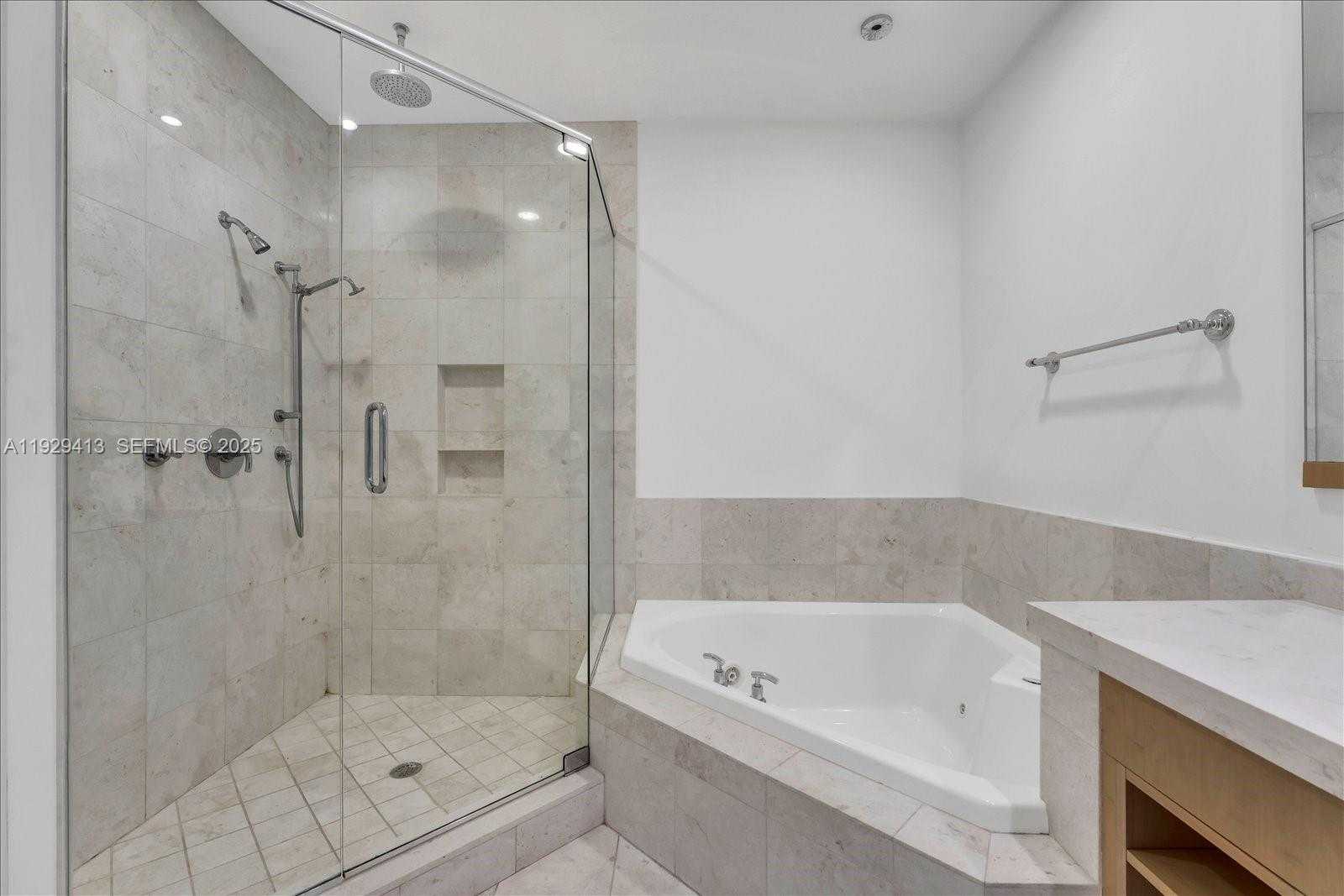 Small Image of 900 BRICKELL KEY BLVD #2605, Miami Number 15