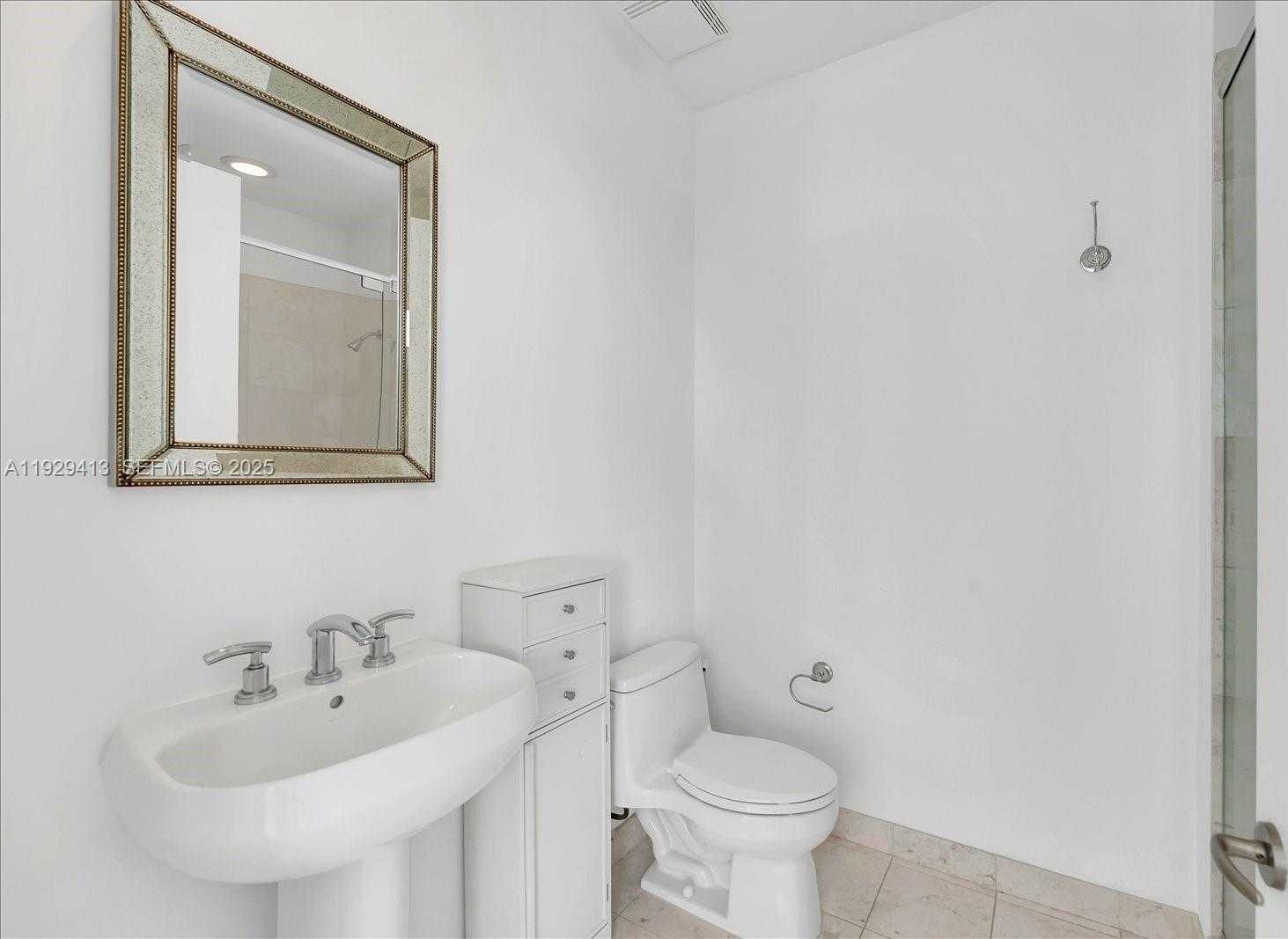 Small Image of 900 BRICKELL KEY BLVD #2605, Miami Number 25