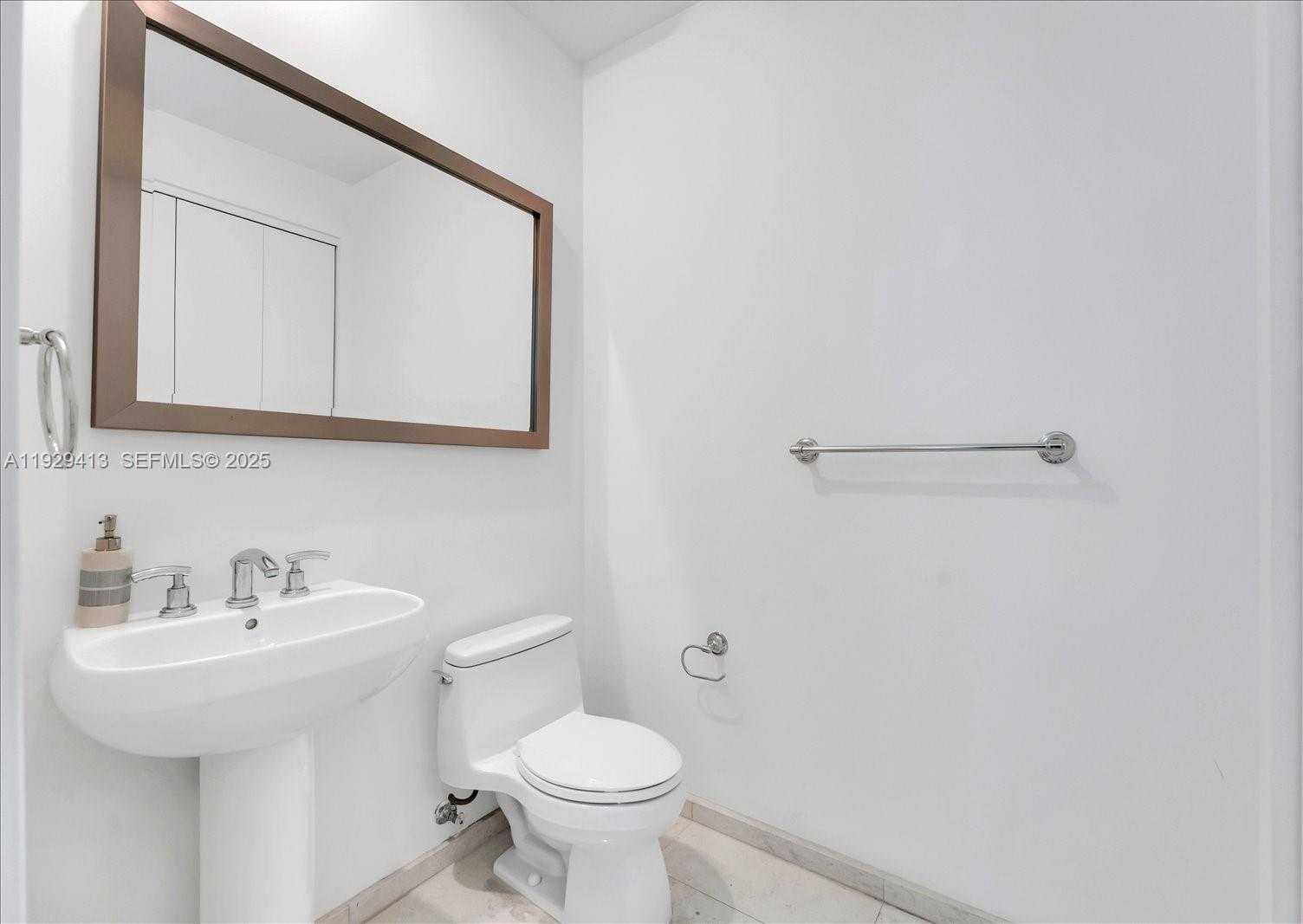 Small Image of 900 BRICKELL KEY BLVD #2605, Miami Number 27