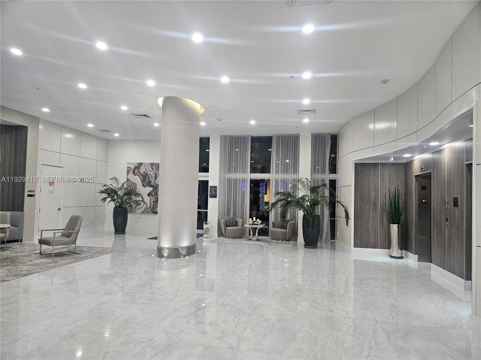 Small Image of Aventura Number 5