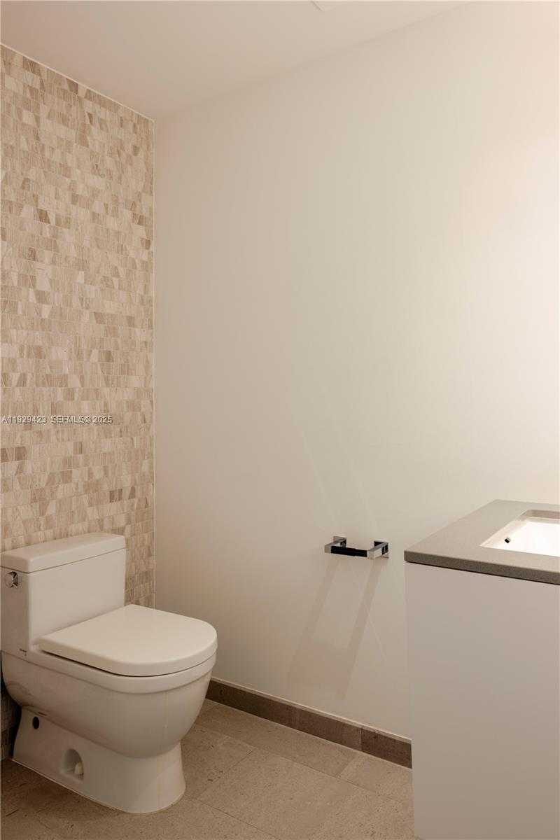 Small Image of 68 SOUTH EAST 6 STREET #2112, Miami Number 3