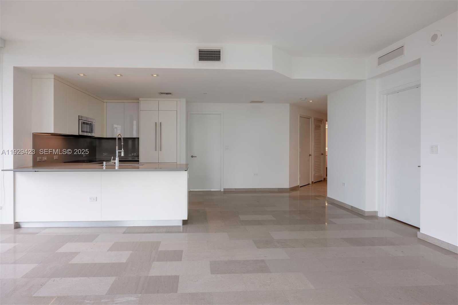 Small Image of 68 SOUTH EAST 6 STREET #2112, Miami Number 4