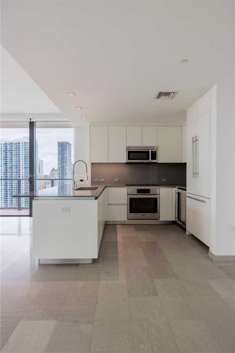 Small Image of 68 SOUTH EAST 6 STREET #2112, Miami Number 7