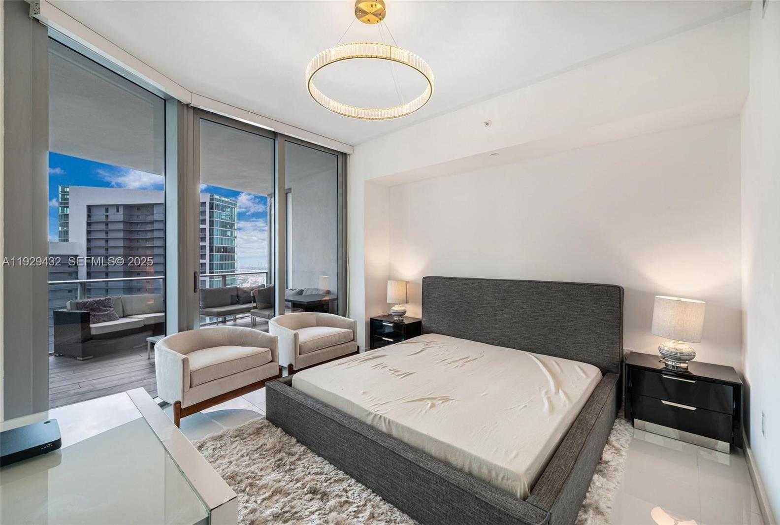 Imagen de Pequeño Objeto