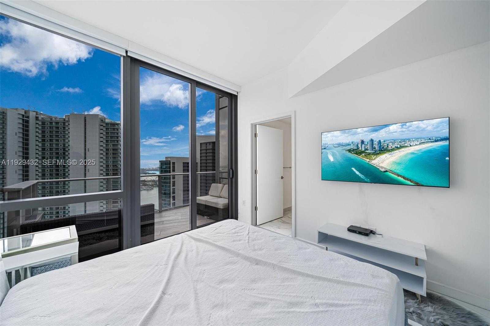 Imagen de Pequeño Objeto