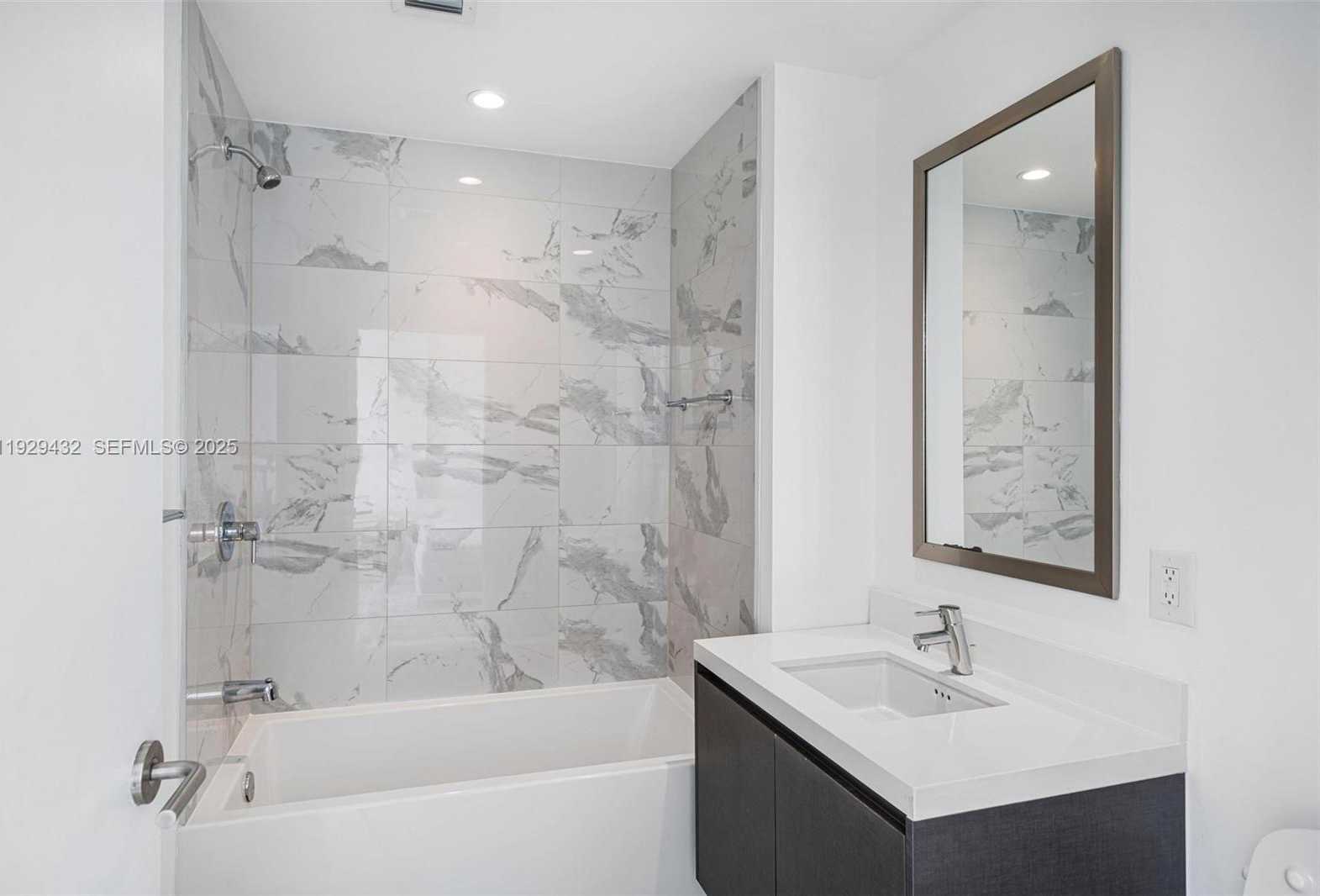 Imagen de Pequeño Objeto