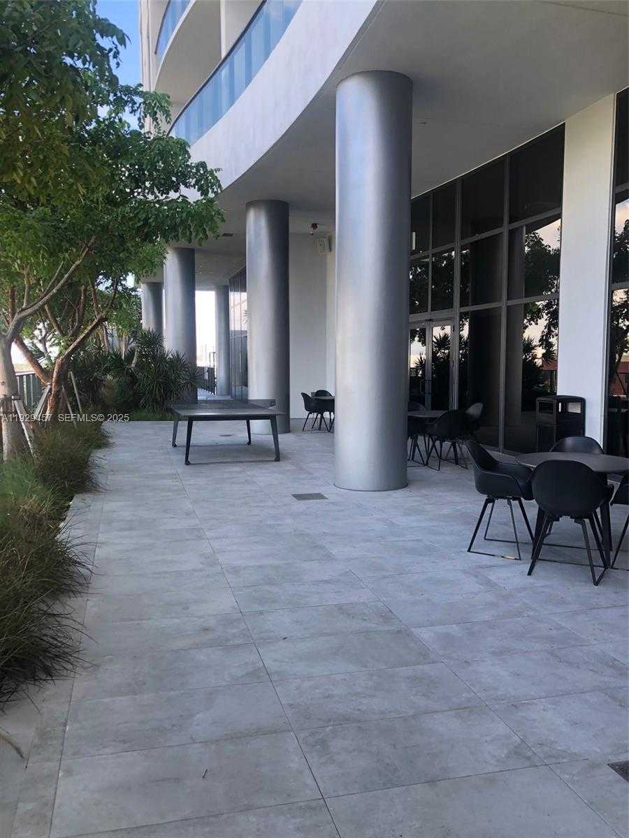 Imagen de Pequeño Objeto