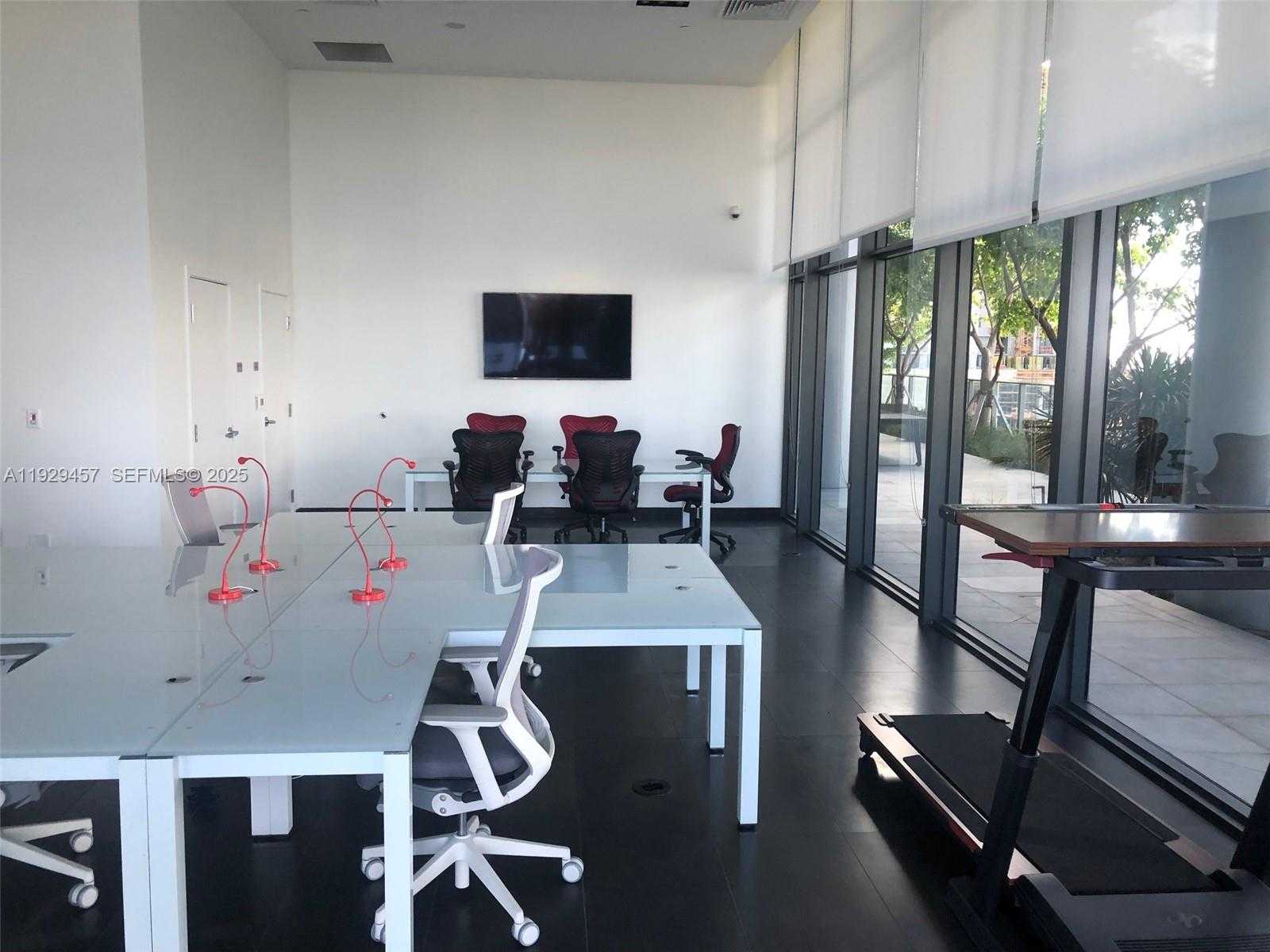 Imagen de Pequeño Objeto