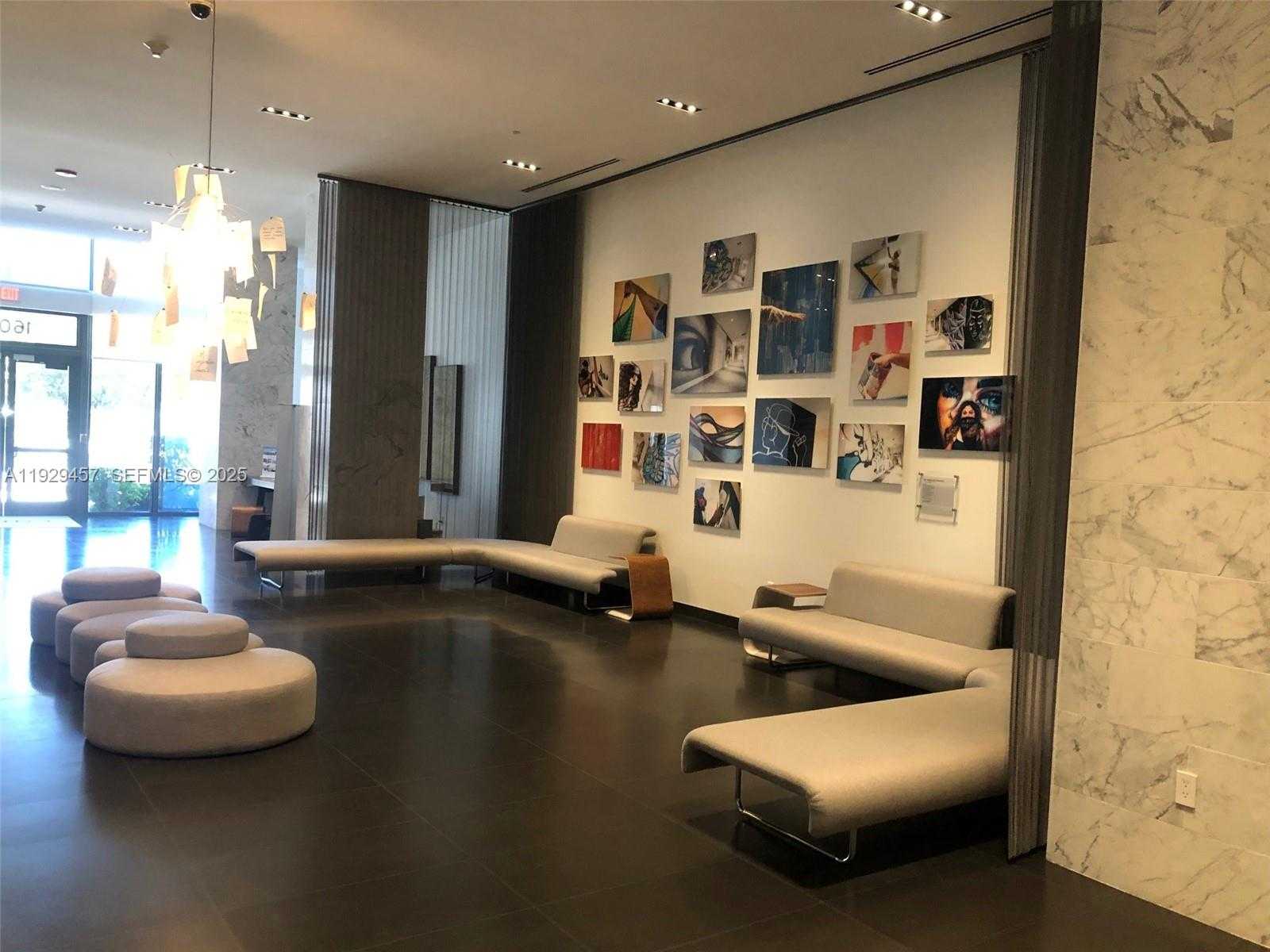 Imagen de Pequeño Objeto