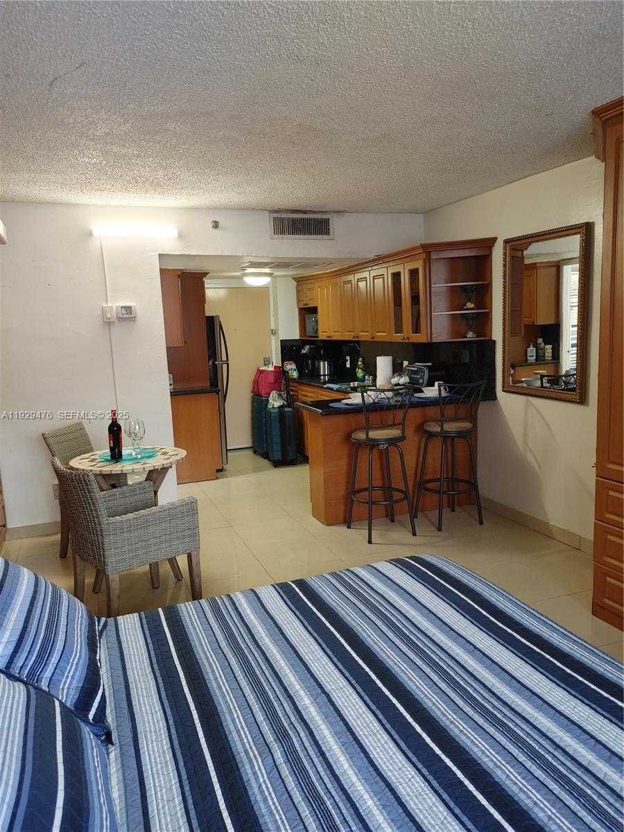 Small Image of 19201 COLLINS AVE #103, Sunny Isles Beach Number 2