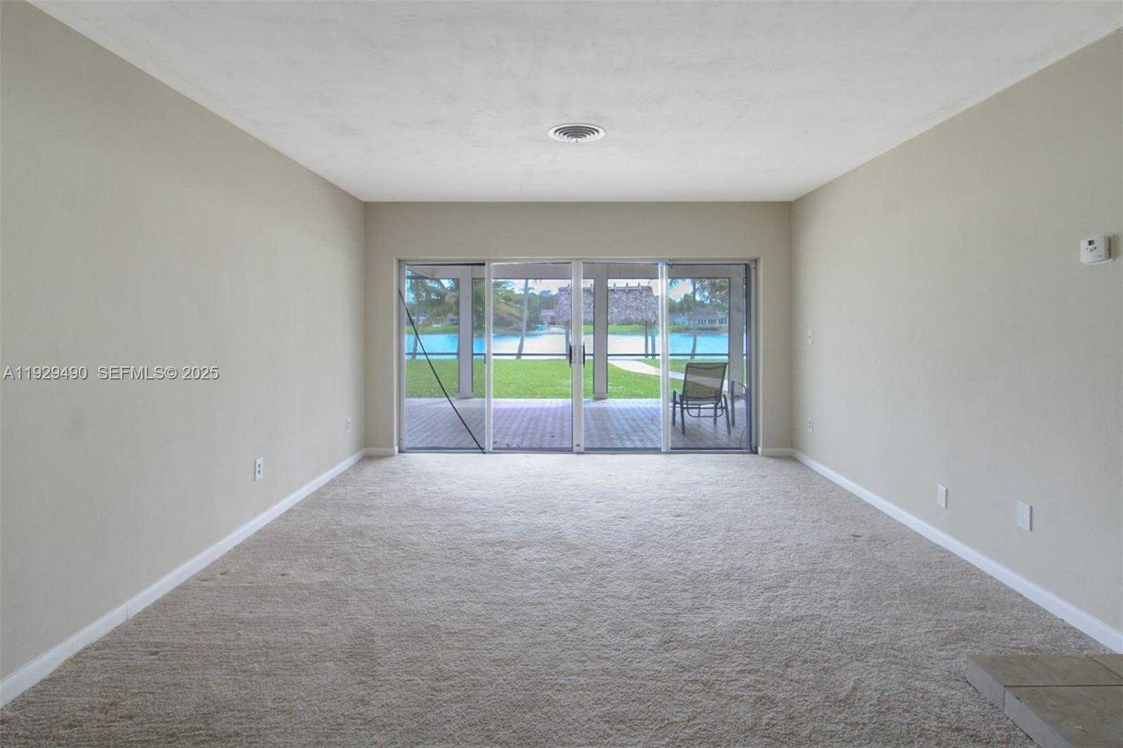 Imagen de Pequeño Objeto