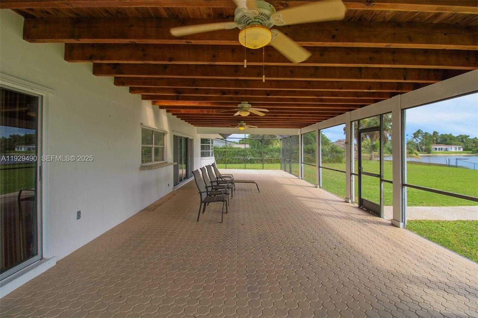 Imagen de Pequeño Objeto