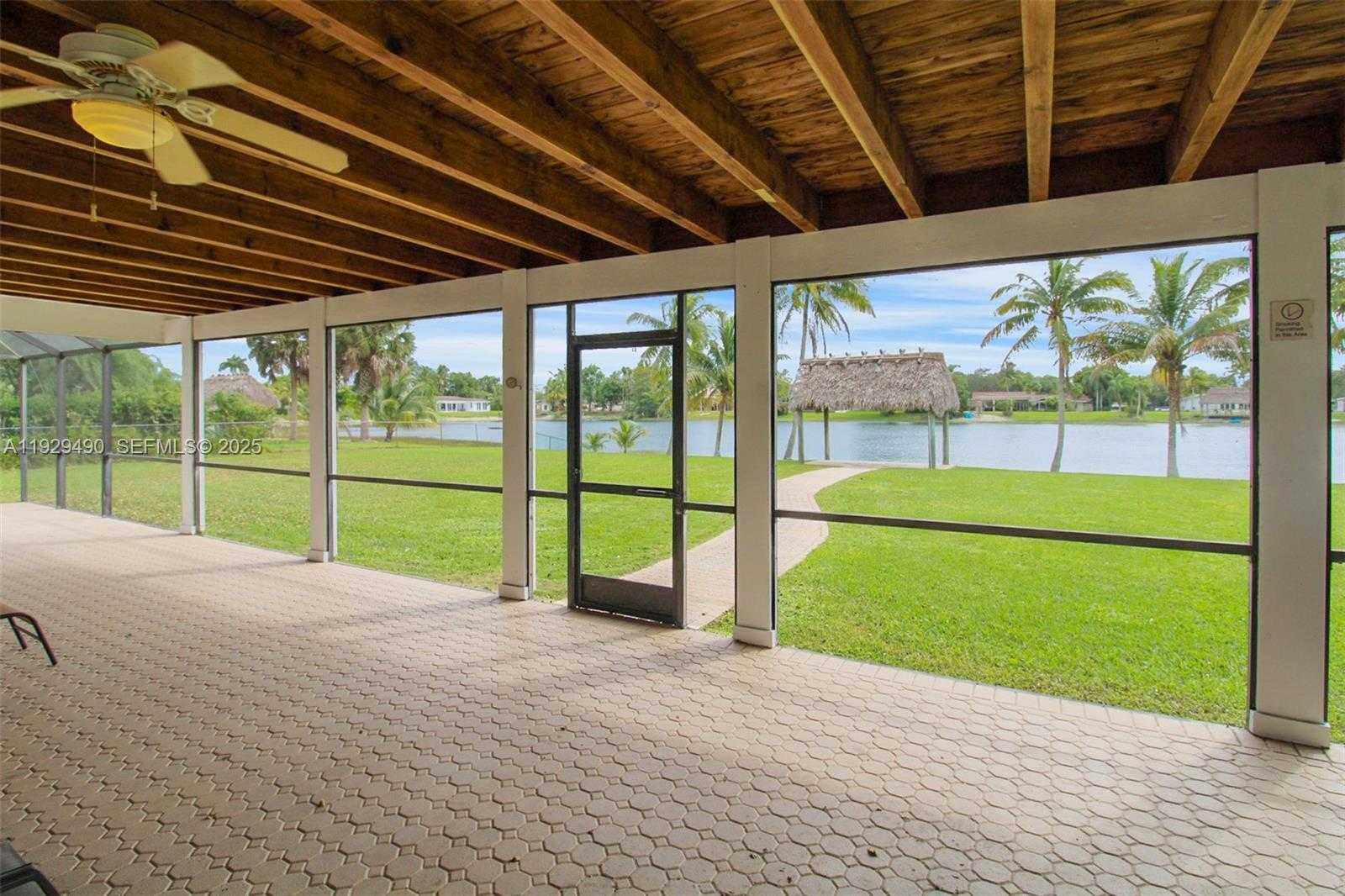 Imagen de Pequeño Objeto