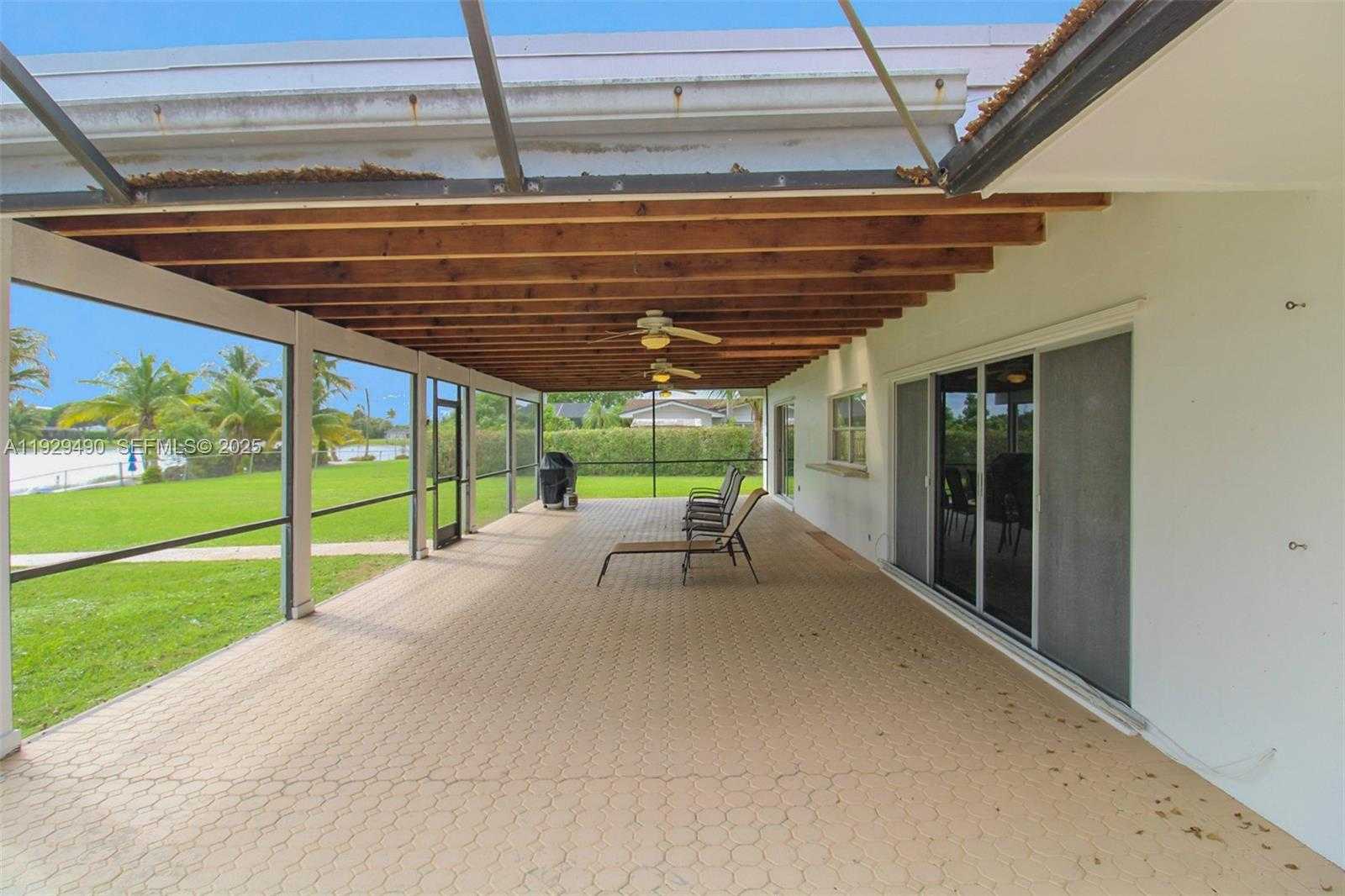 Imagen de Pequeño Objeto