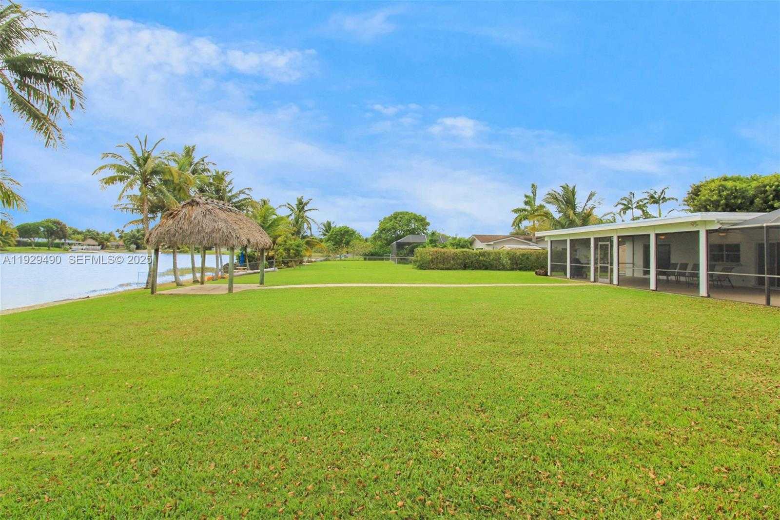 Imagen de Pequeño Objeto