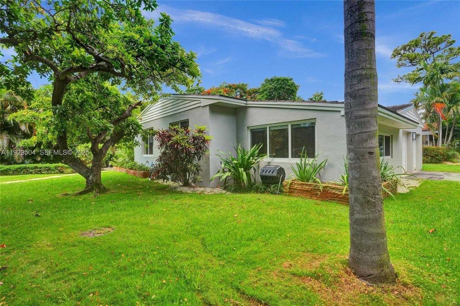 Small Image of 5620 ALHAMBRA CIR, Coral Gables Number 27