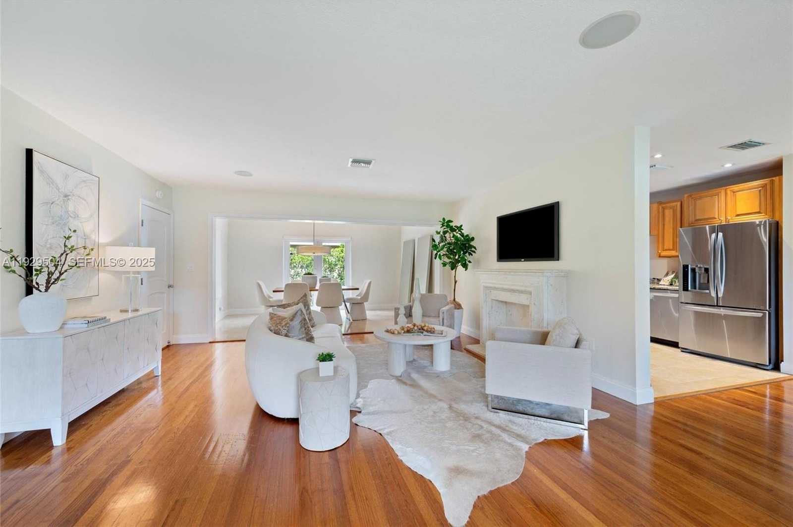 Small Image of 5620 ALHAMBRA CIR, Coral Gables Number 3