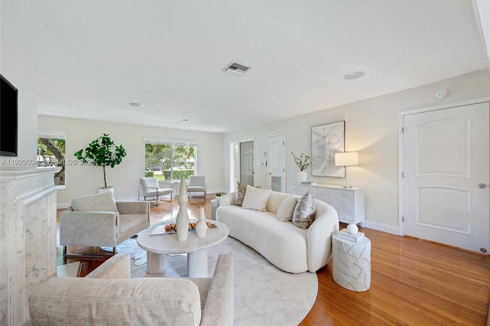 Small Image of 5620 ALHAMBRA CIR, Coral Gables Number 4