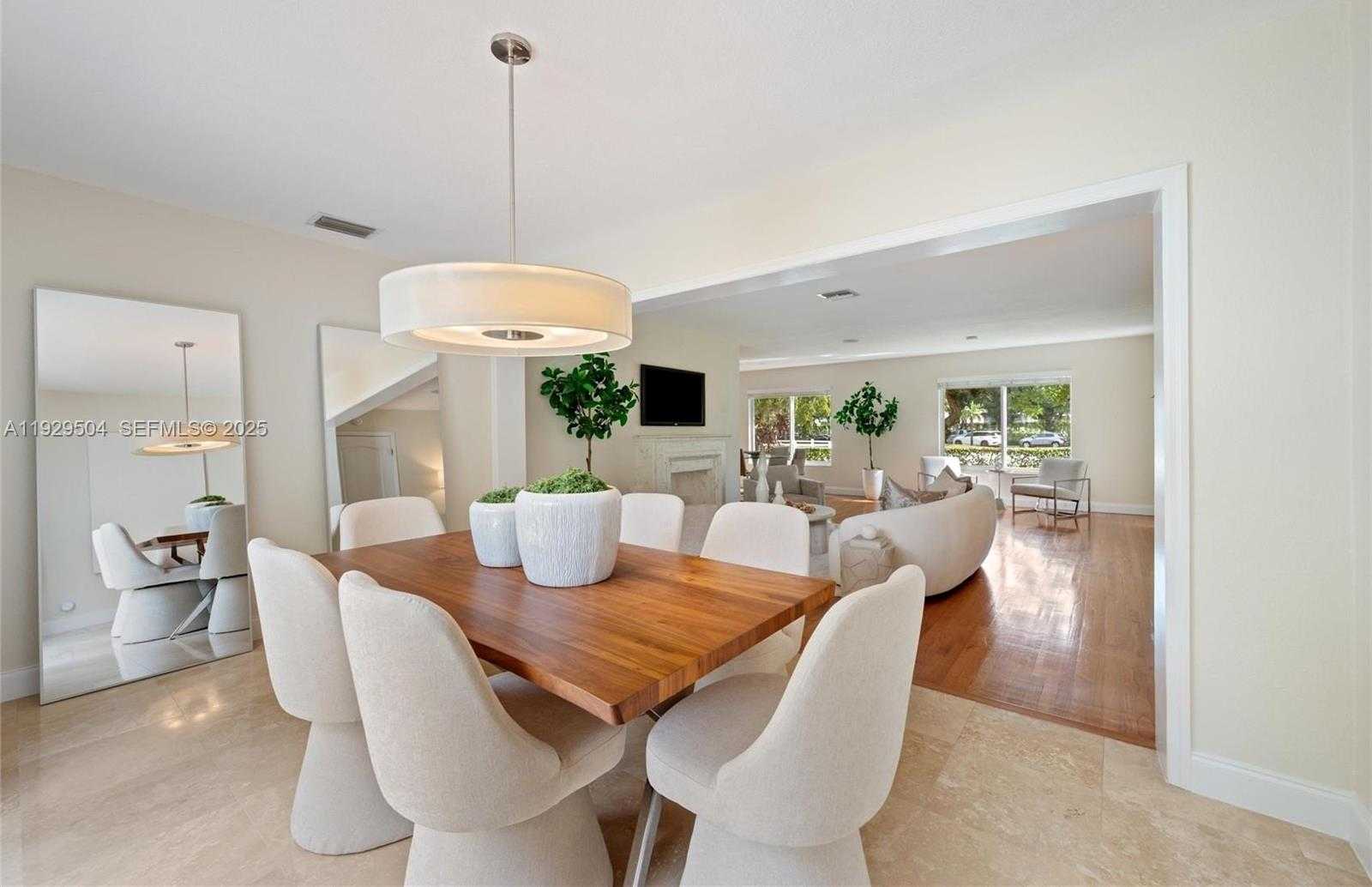Small Image of 5620 ALHAMBRA CIR, Coral Gables Number 5