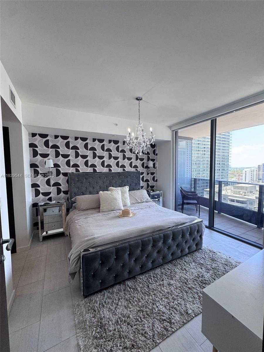 Imagen de Pequeño Objeto