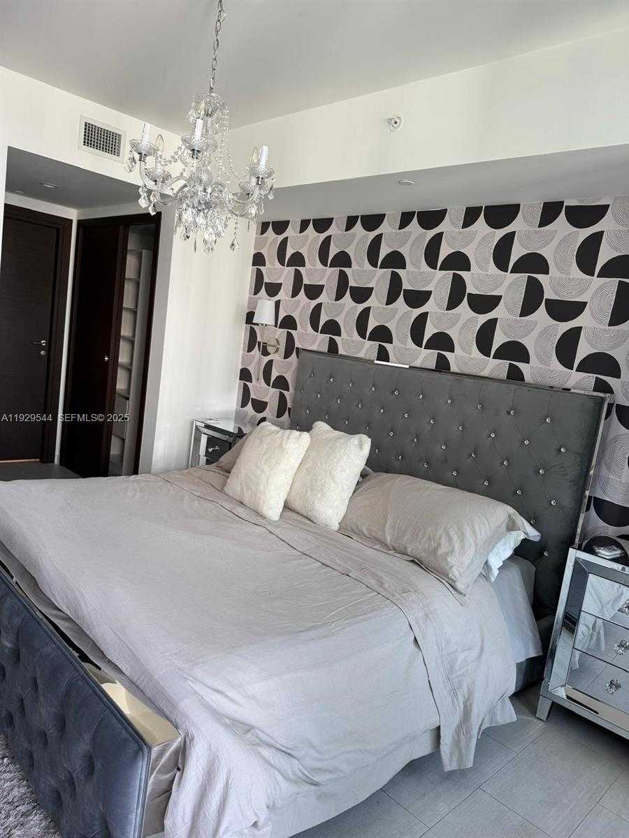 Imagen de Pequeño Objeto