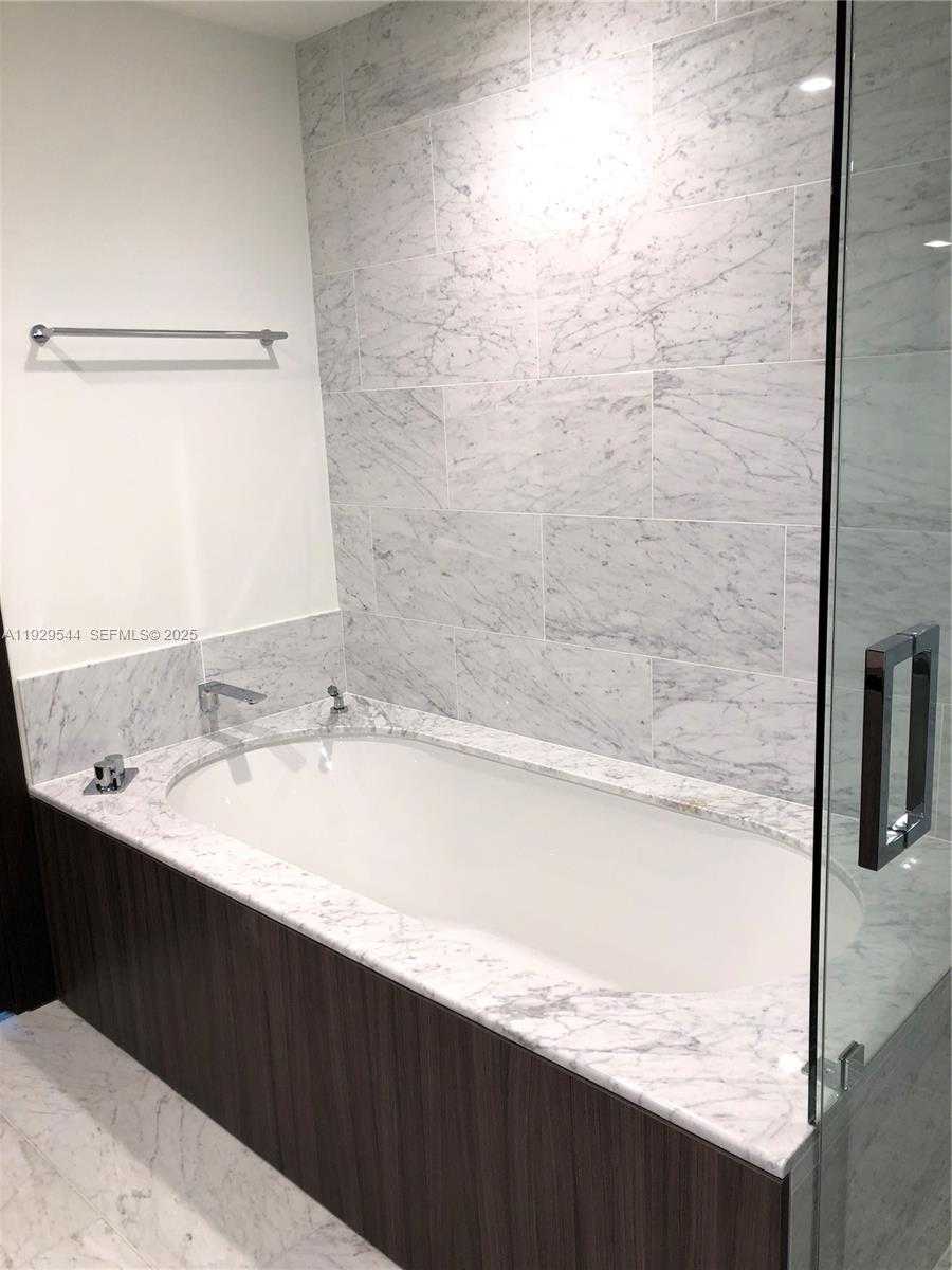 Imagen de Pequeño Objeto