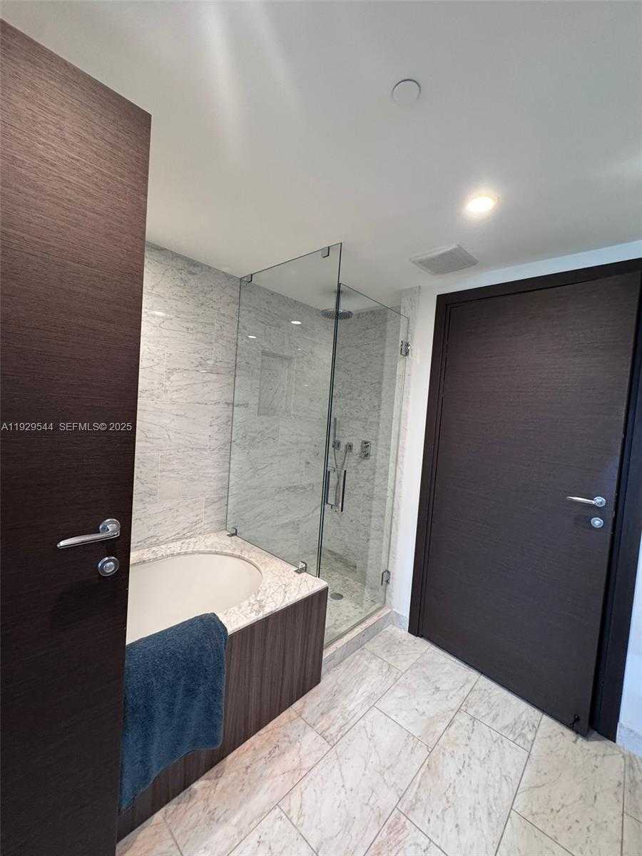 Imagen de Pequeño Objeto