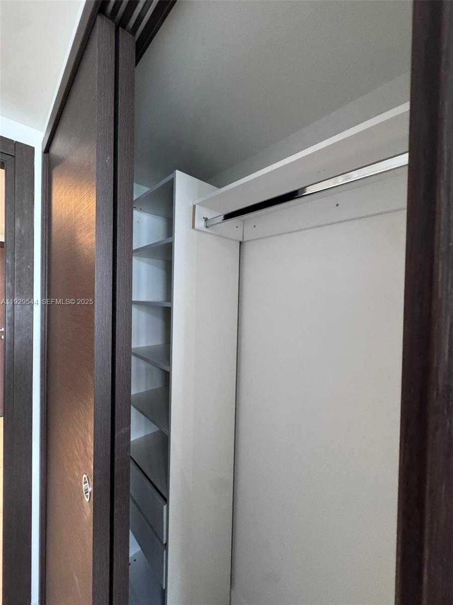 Imagen de Pequeño Objeto