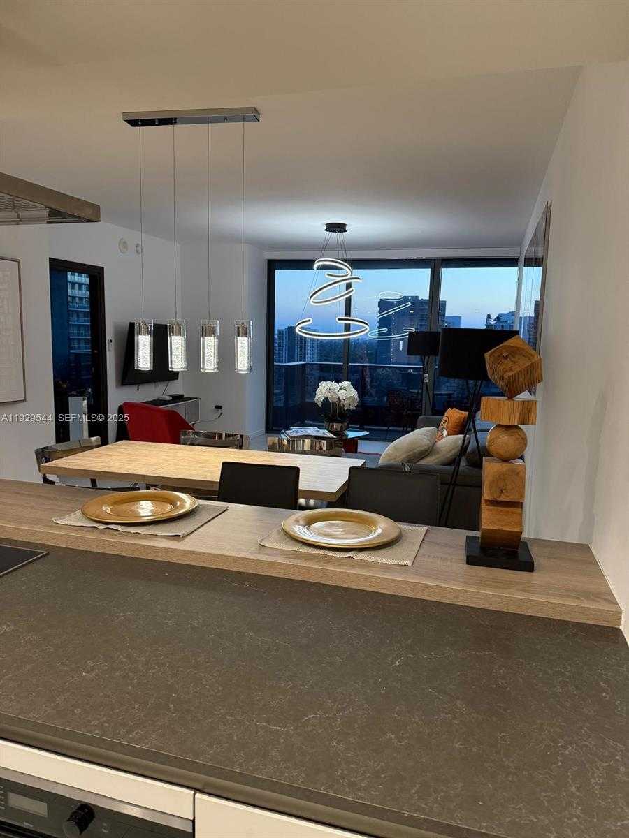 Imagen de Pequeño Objeto