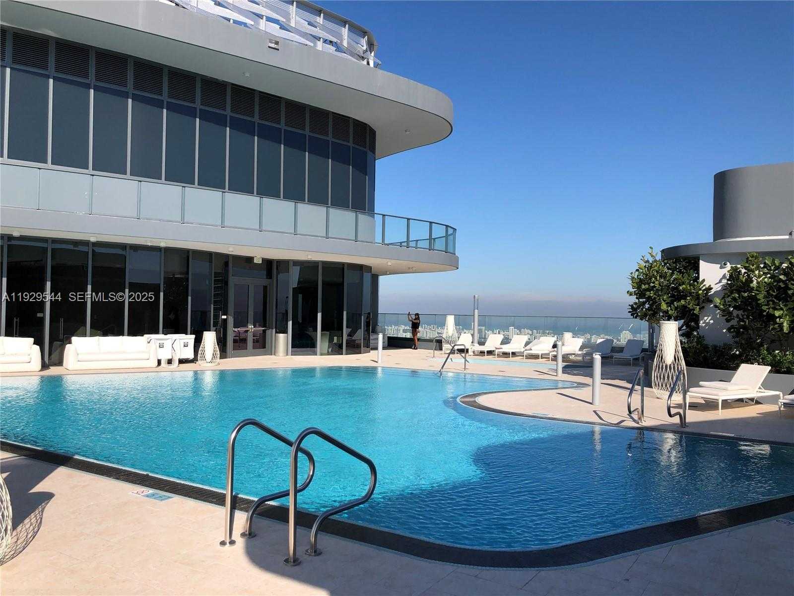 Imagen de Pequeño Objeto