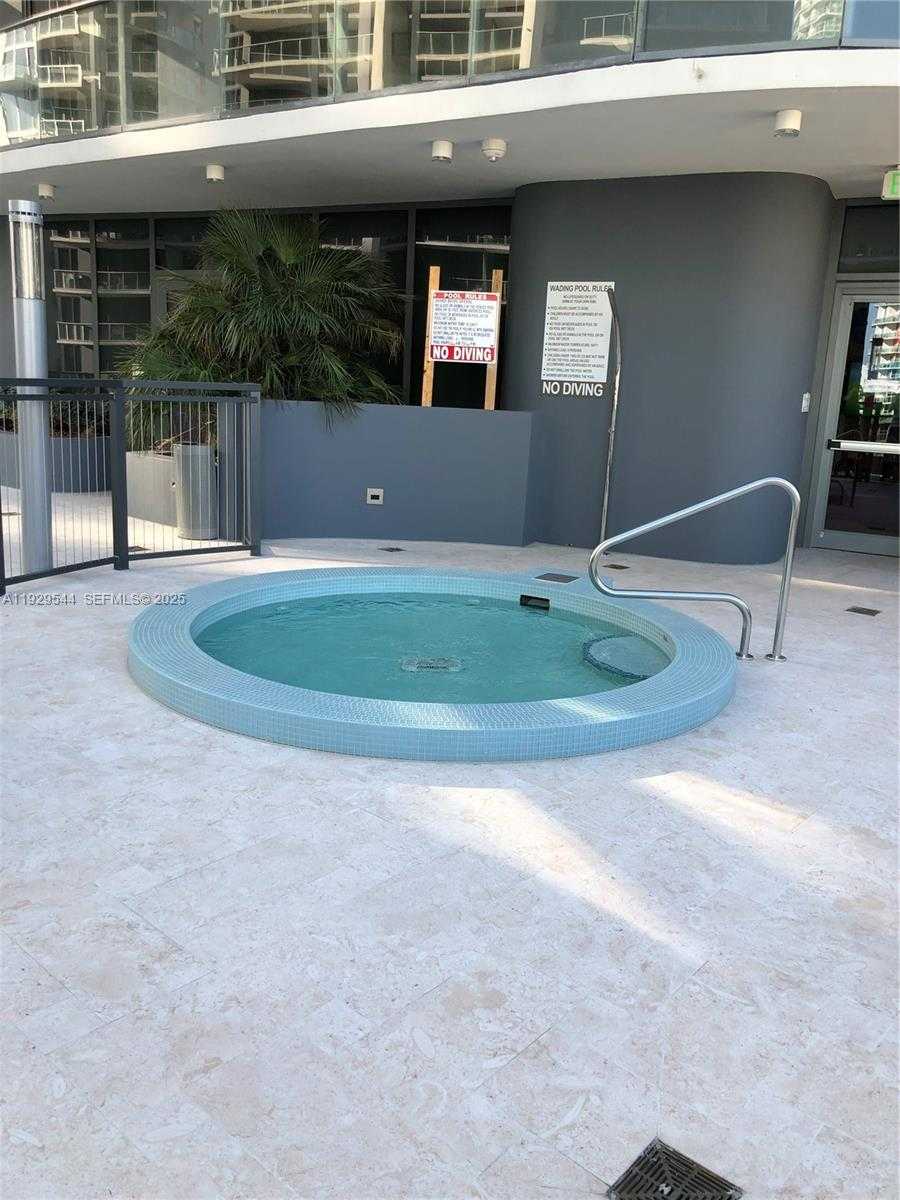 Imagen de Pequeño Objeto