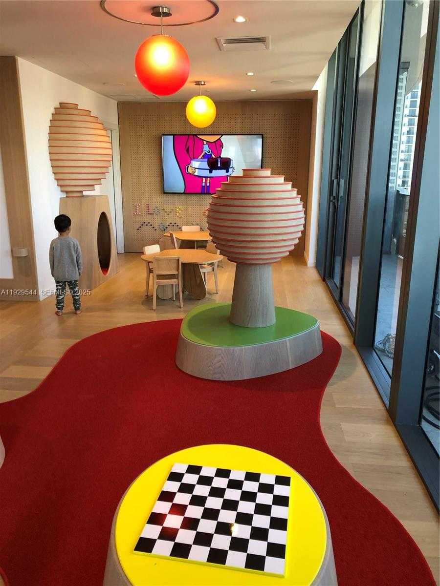 Imagen de Pequeño Objeto