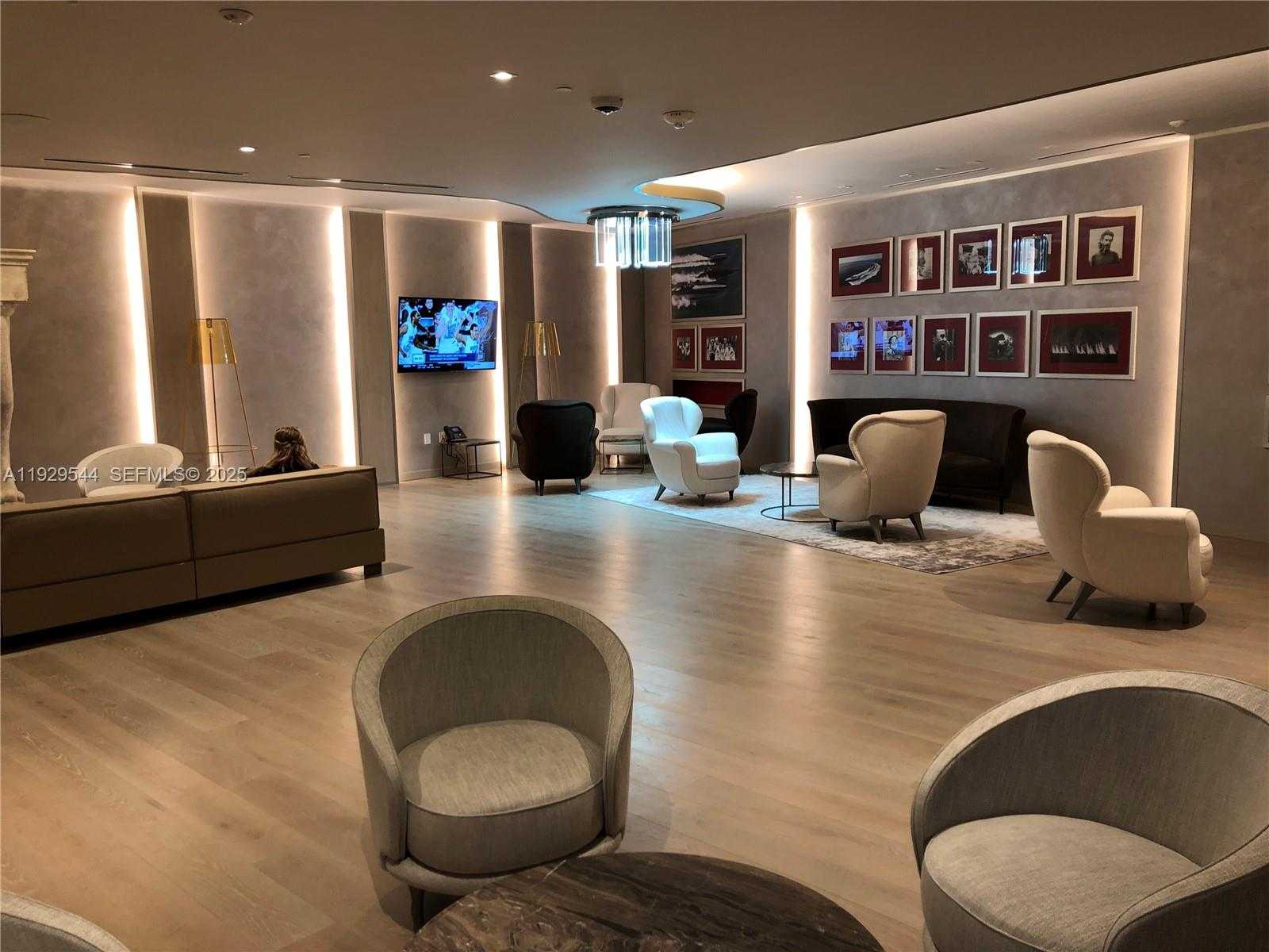 Imagen de Pequeño Objeto