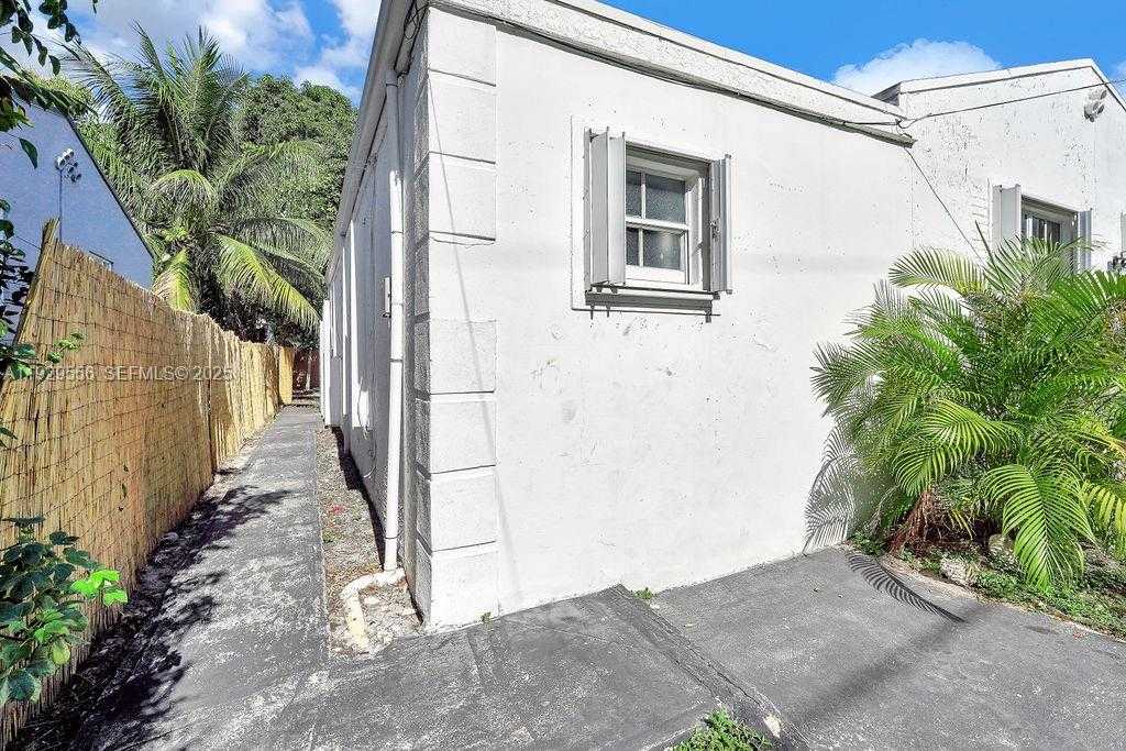 Small Image of 47 NORTH WEST 49TH ST #3, Miami Number 37