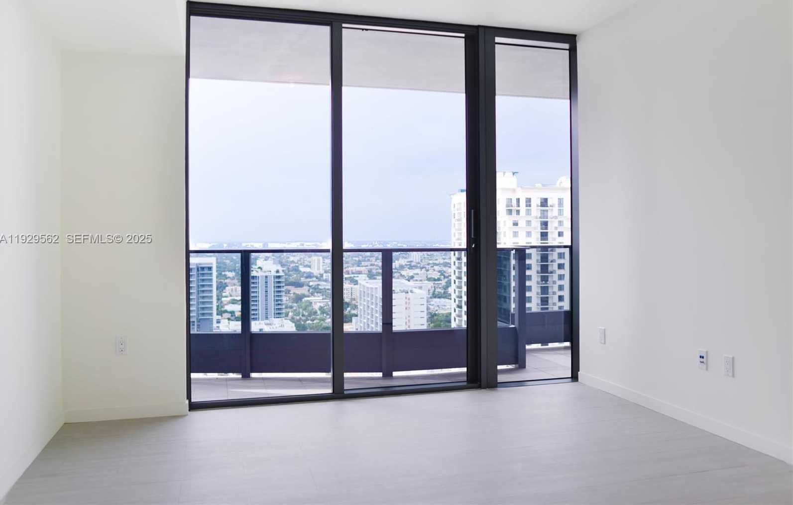 Imagen de Pequeño Objeto