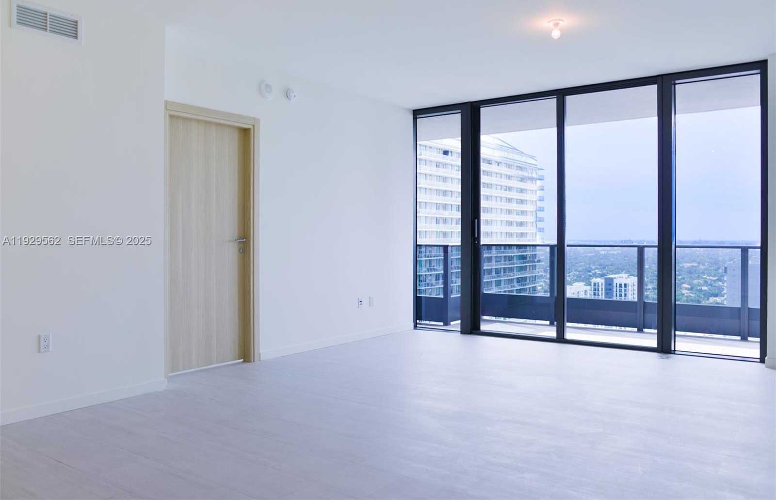 Imagen de Pequeño Objeto