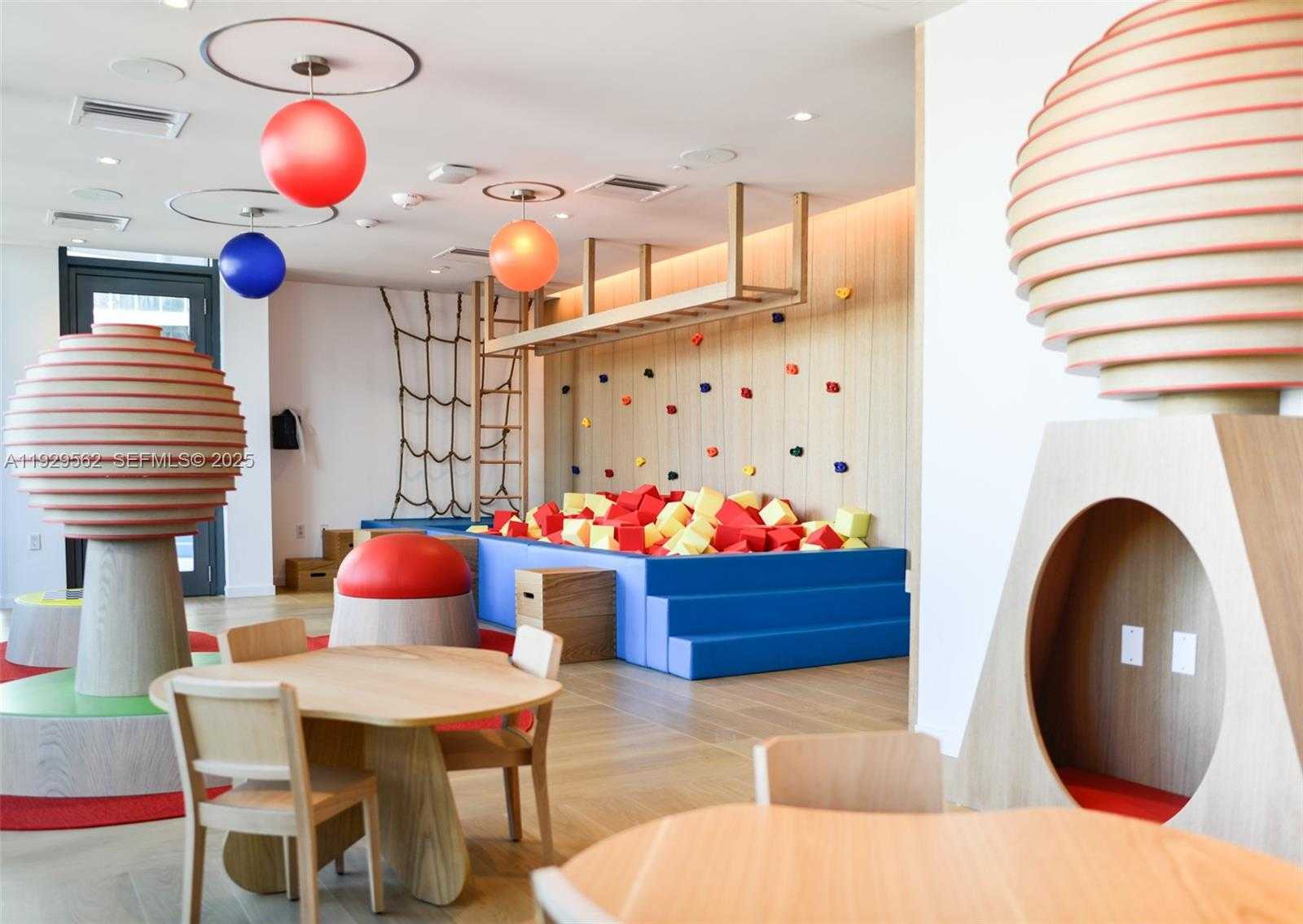 Imagen de Pequeño Objeto