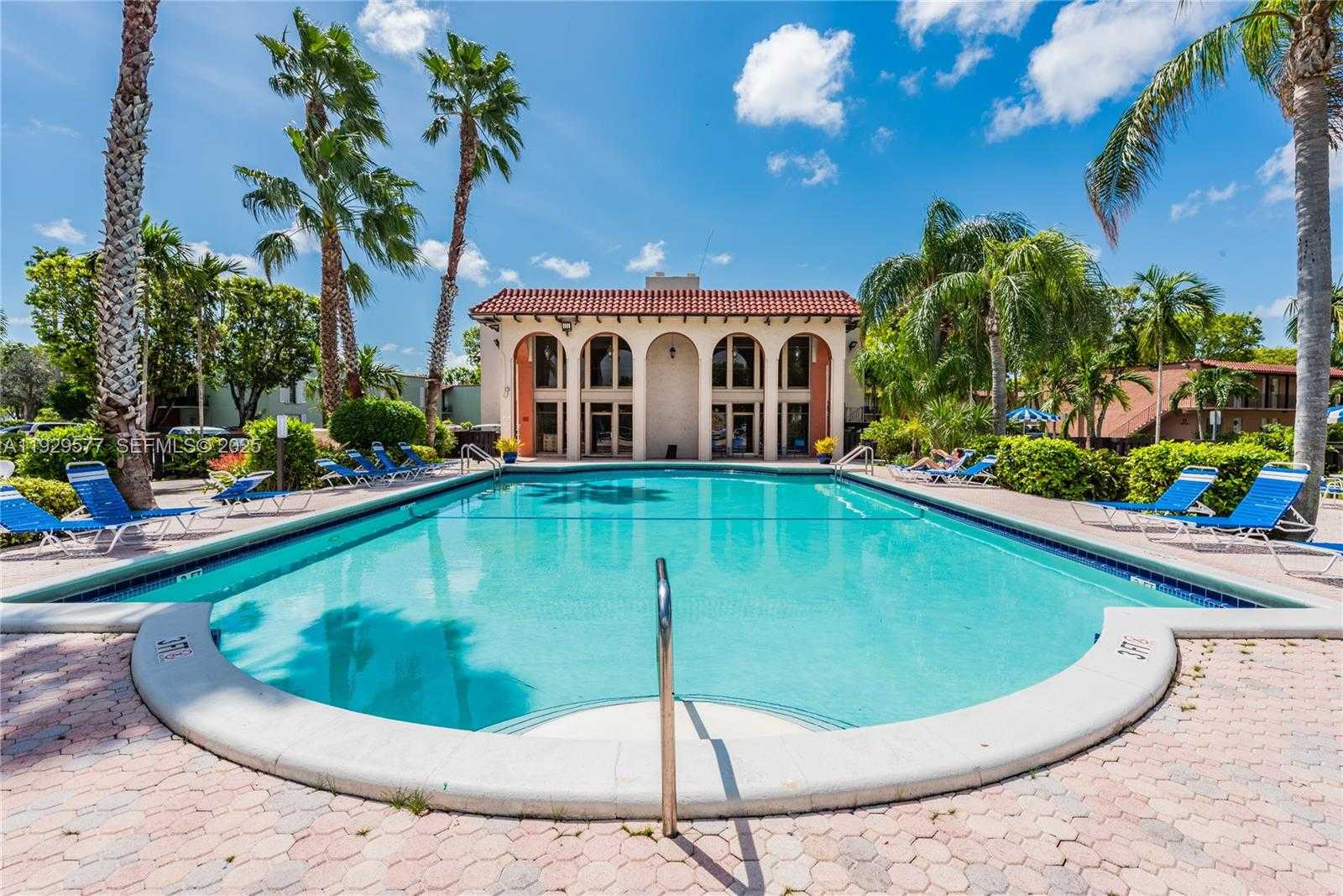 Small Image of 10784 NORTH KENDALL DR #D2, Miami Number 24