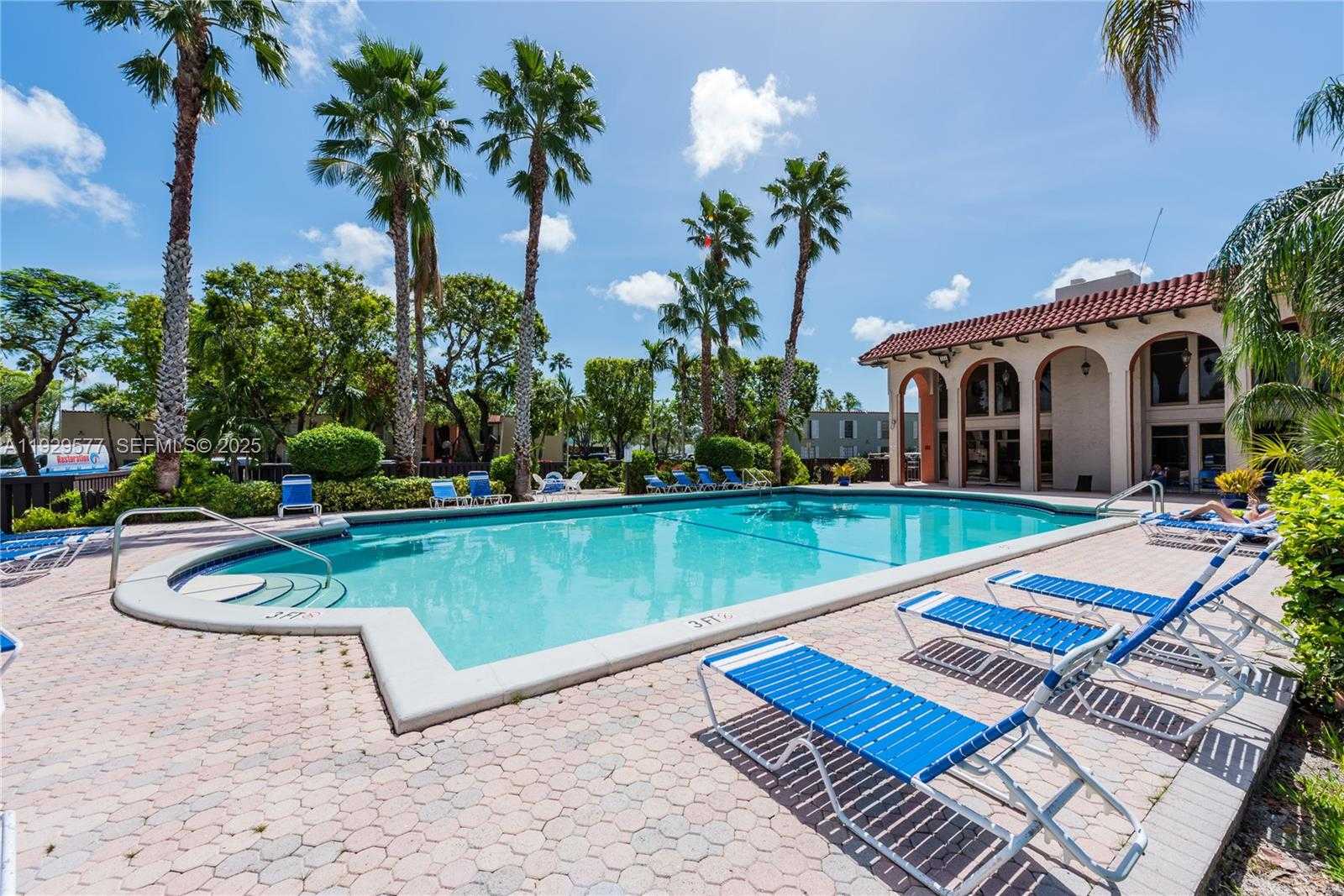 Small Image of 10784 NORTH KENDALL DR #D2, Miami Number 25